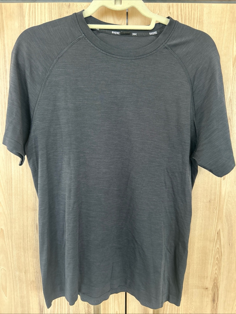 Rhone Reign Short Sleeve Training Shirt Men’s Medium Black Performance Tee